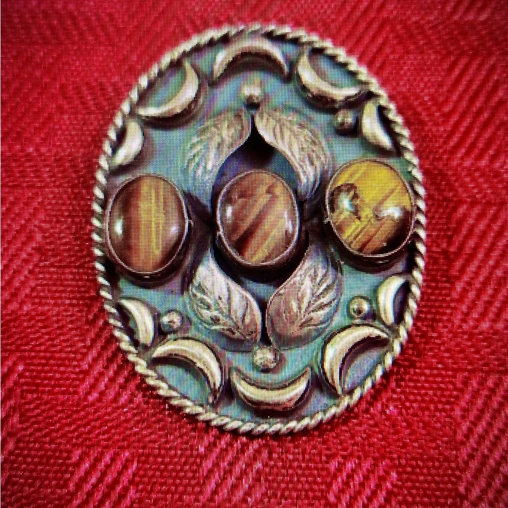 Vintage sterling silver/Tiger Eye brooch/pin